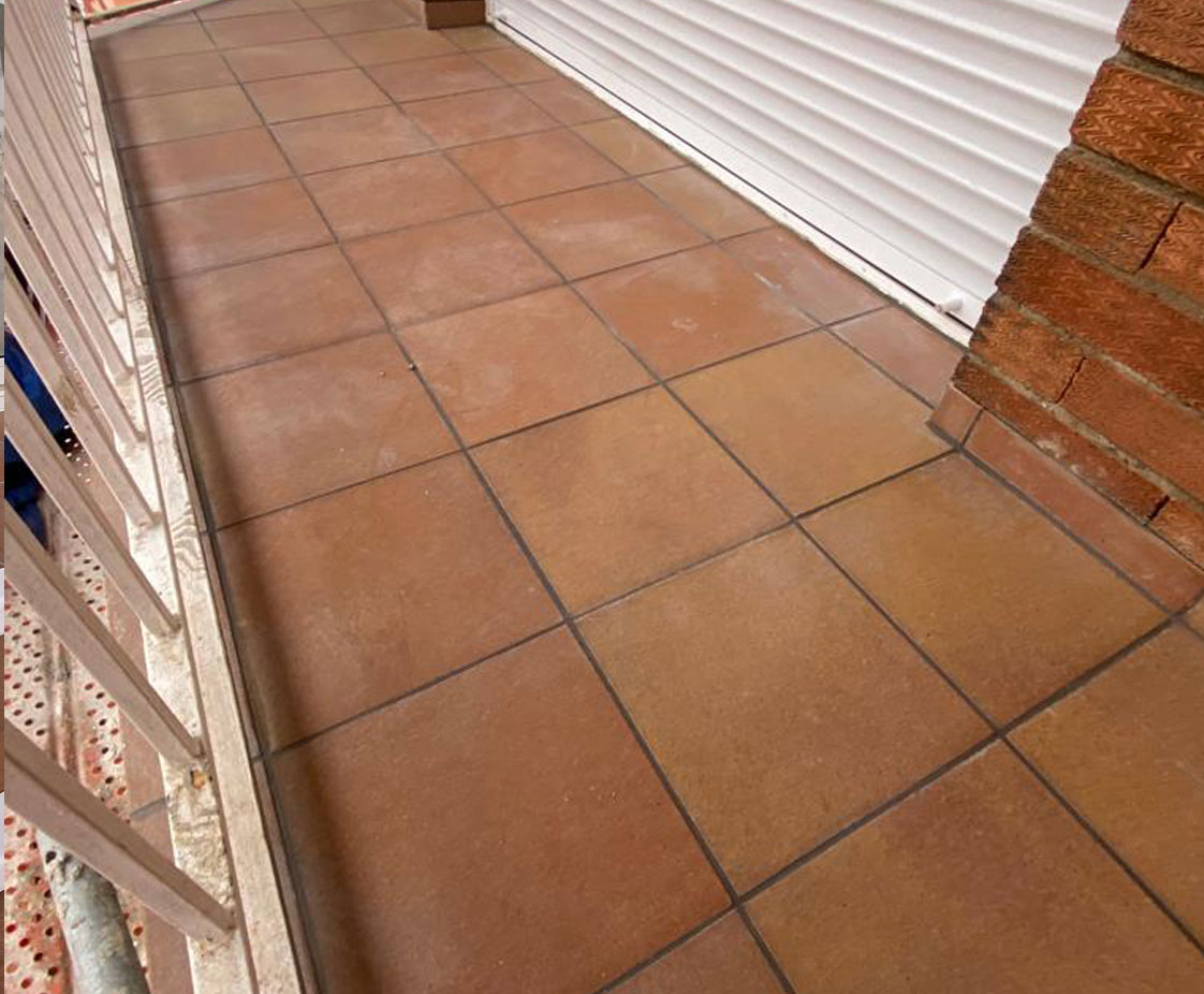 Rehabilitación de Fachada Principal en Edificio Plurifamiliar