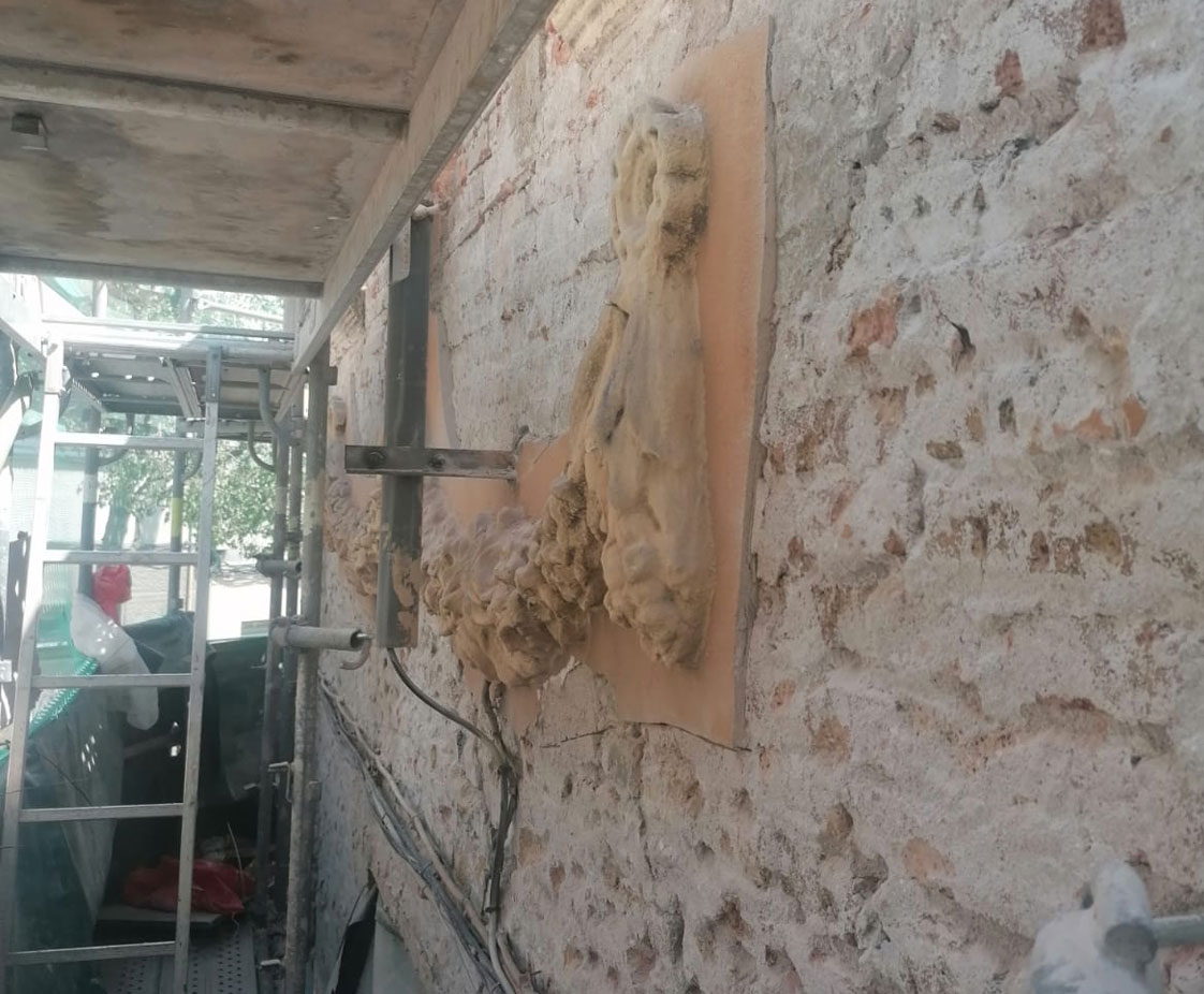 Rehabilitación de Fachada Principal en Edificio Plurifamiliar