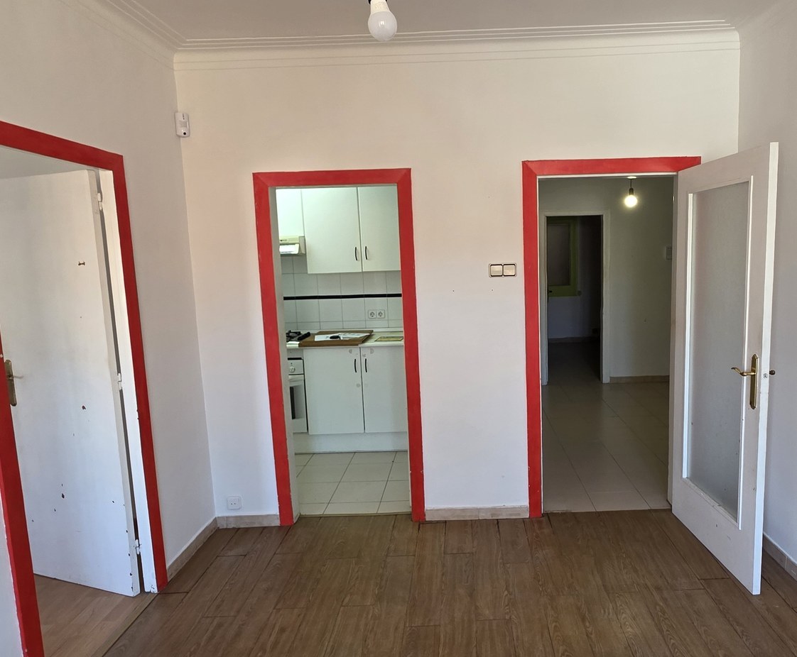 Reforma Interior de Vivienda en Barcelona, con Redistribución y Afectación Estructural