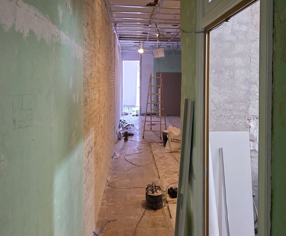 Reforma Interior de Vivienda en el Eixample de Barcelona, con Redistribución y Afectación Estructural