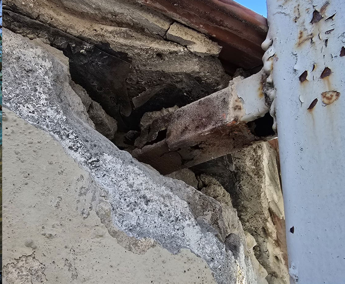 Rehabilitación de Fachada Principal en Edificio Plurifamiliar