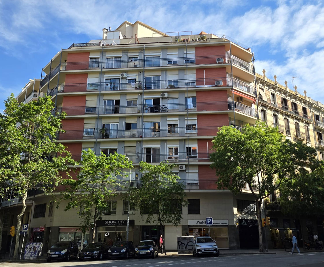 Rehabilitación de Fachada Principal en Edificio Plurifamiliar