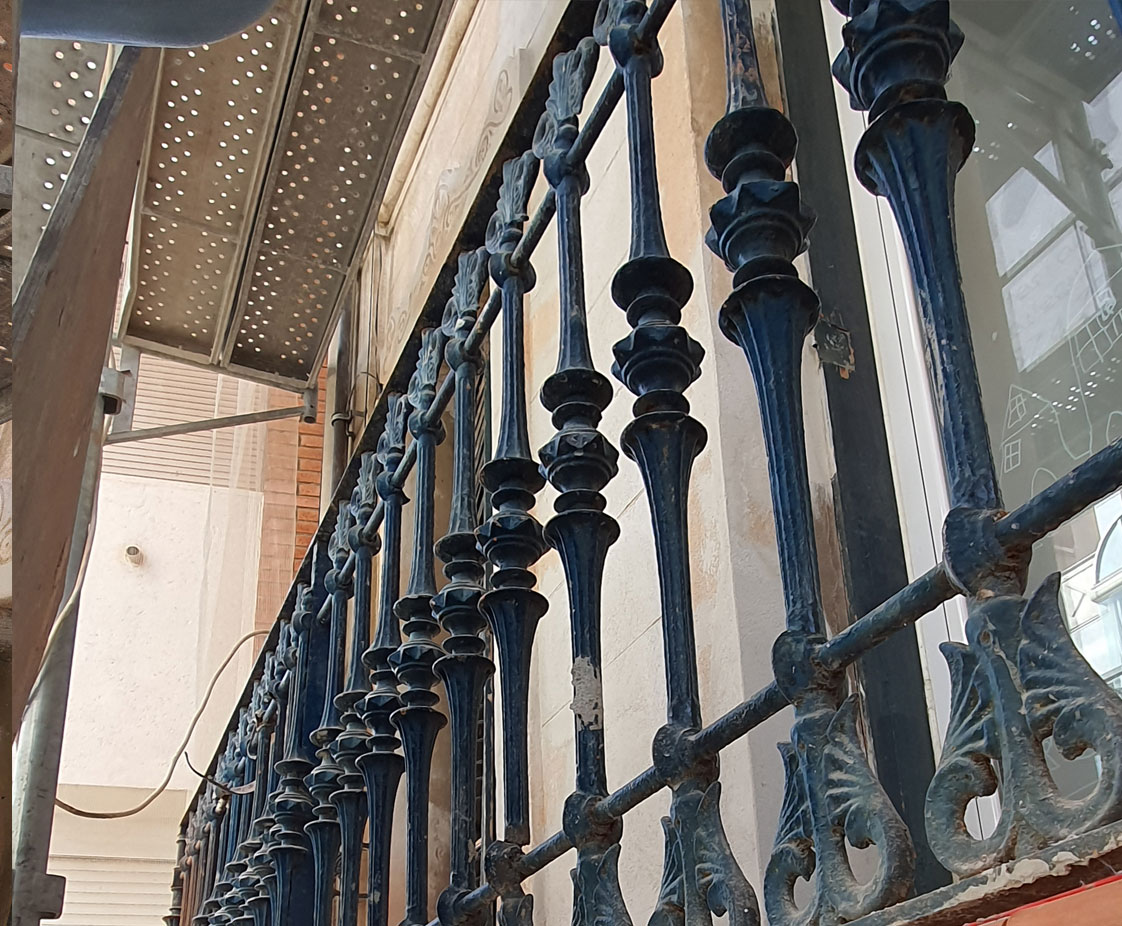 Rehabilitación de Fachada Principal en Edificio Plurifamiliar